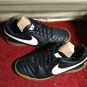 Nike tiempox soccer shoes